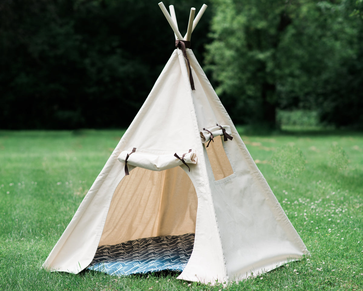 Quilted Navy Teepee Mat with Arrows